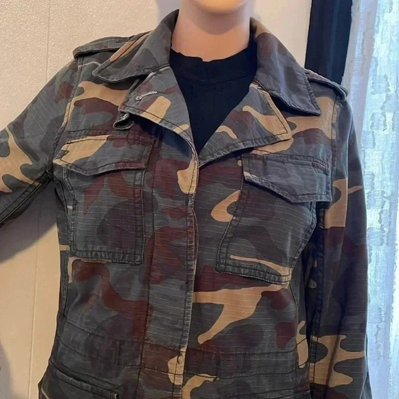 Madewell camouflage utility shirt jacket for women - Picture 5 of 13